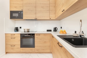 Microwave, coffee/tea maker - Apartment With Parking by Renters (Gdansk)