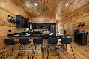 Fridge, microwave, oven, stovetop - Otsego Lake Cabin, Firepit, BBQ & Fenced Backyard (Gaylord)