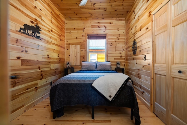 3 Schlafzimmer, Schreibtisch, Bügeleisen/Bügelbrett, WLAN