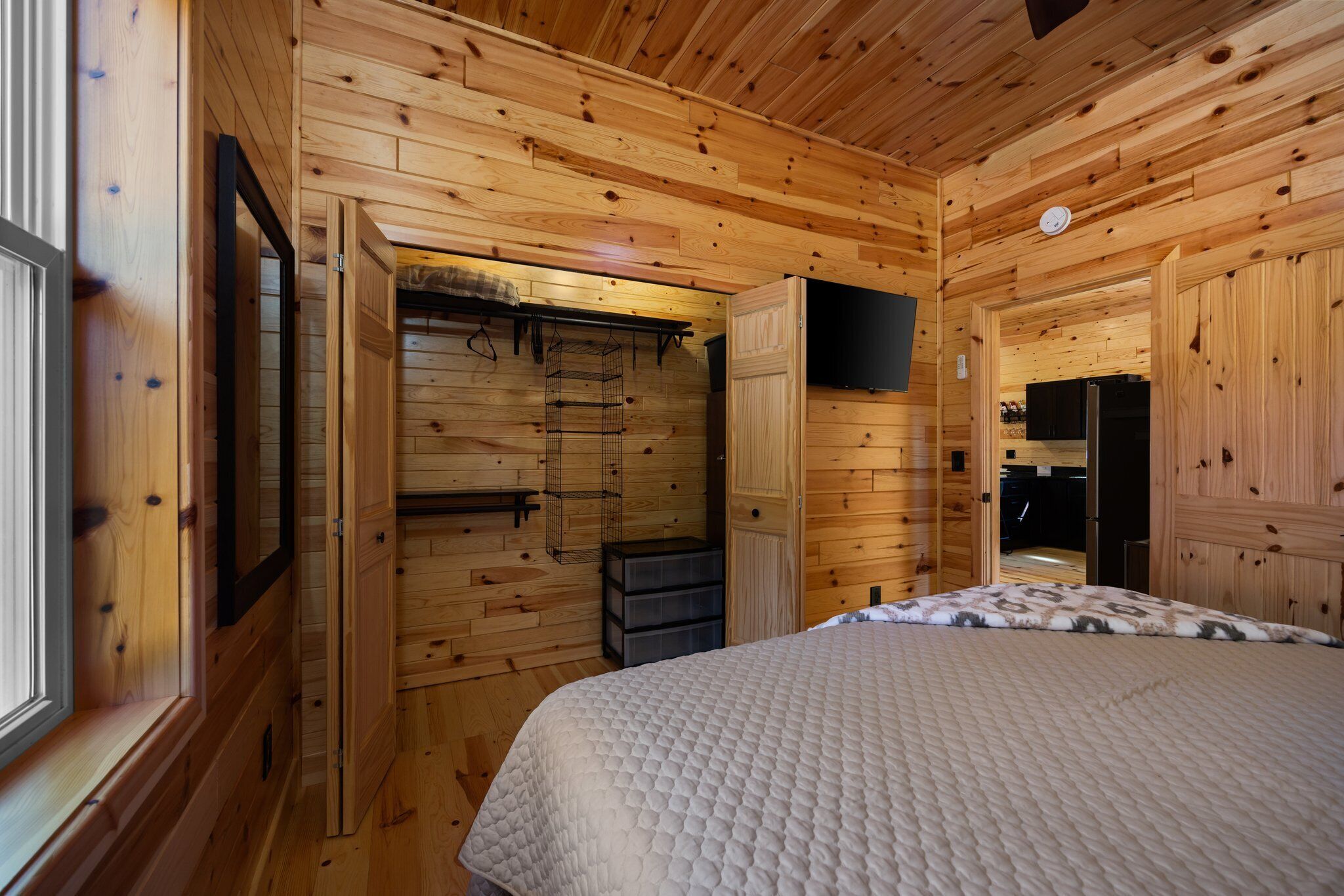 3 habitaciones, escritorio, tabla de planchar con plancha y wifi 