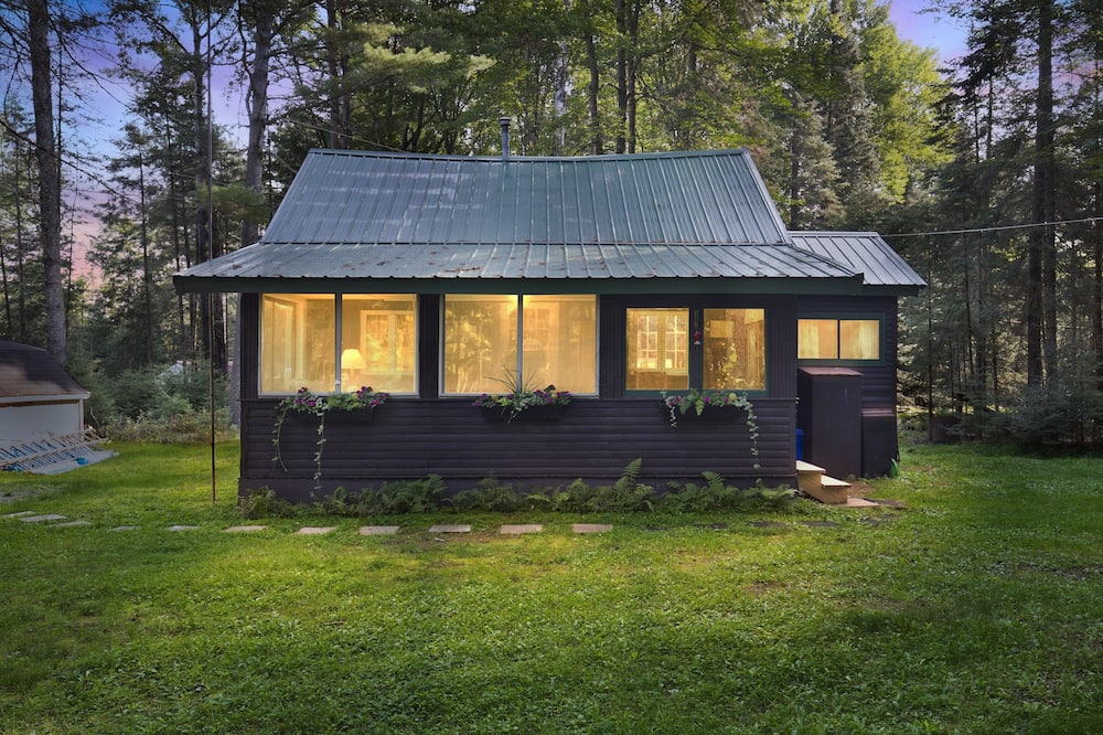 Rustic Willow Retreat - Outdoor Adventures 2 Bedroom Cabin by RedAwning - Seed Lake, GA