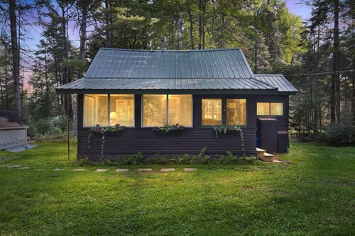 Rustic Willow Retreat - Outdoor Adventures 2 Bedroom Cabin by RedAwning