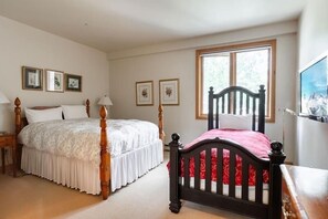 Condo, 4 Bedrooms