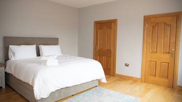 6 chambres, fer et planche Ă repasser, Wi-Fi, draps fournis