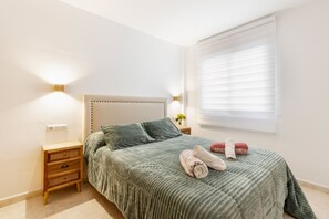 2 bedrooms, iron/ironing board, free WiFi, bed sheets - Apartment 'El Corazon De Aguilas' with Wi-Fi and Air Conditioning (Águilas)