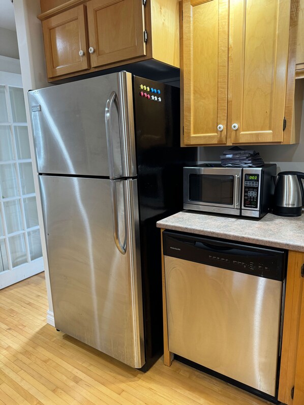 Microwave, oven, stovetop, dishwasher