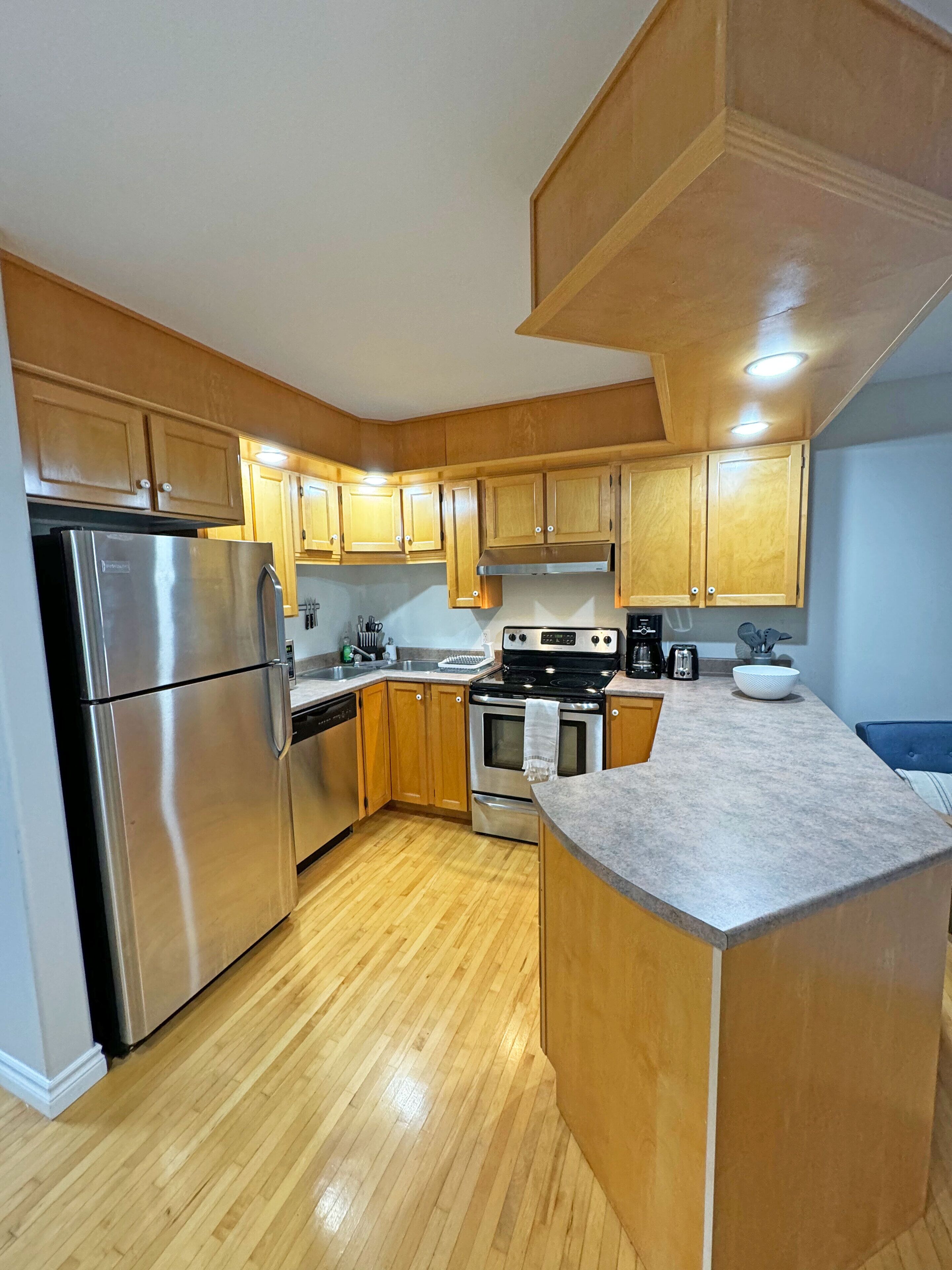 Mikrowelle, Ofen, Herdplatte, Geschirrspüler