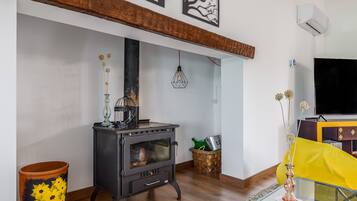 Télévision, table de tennis de table