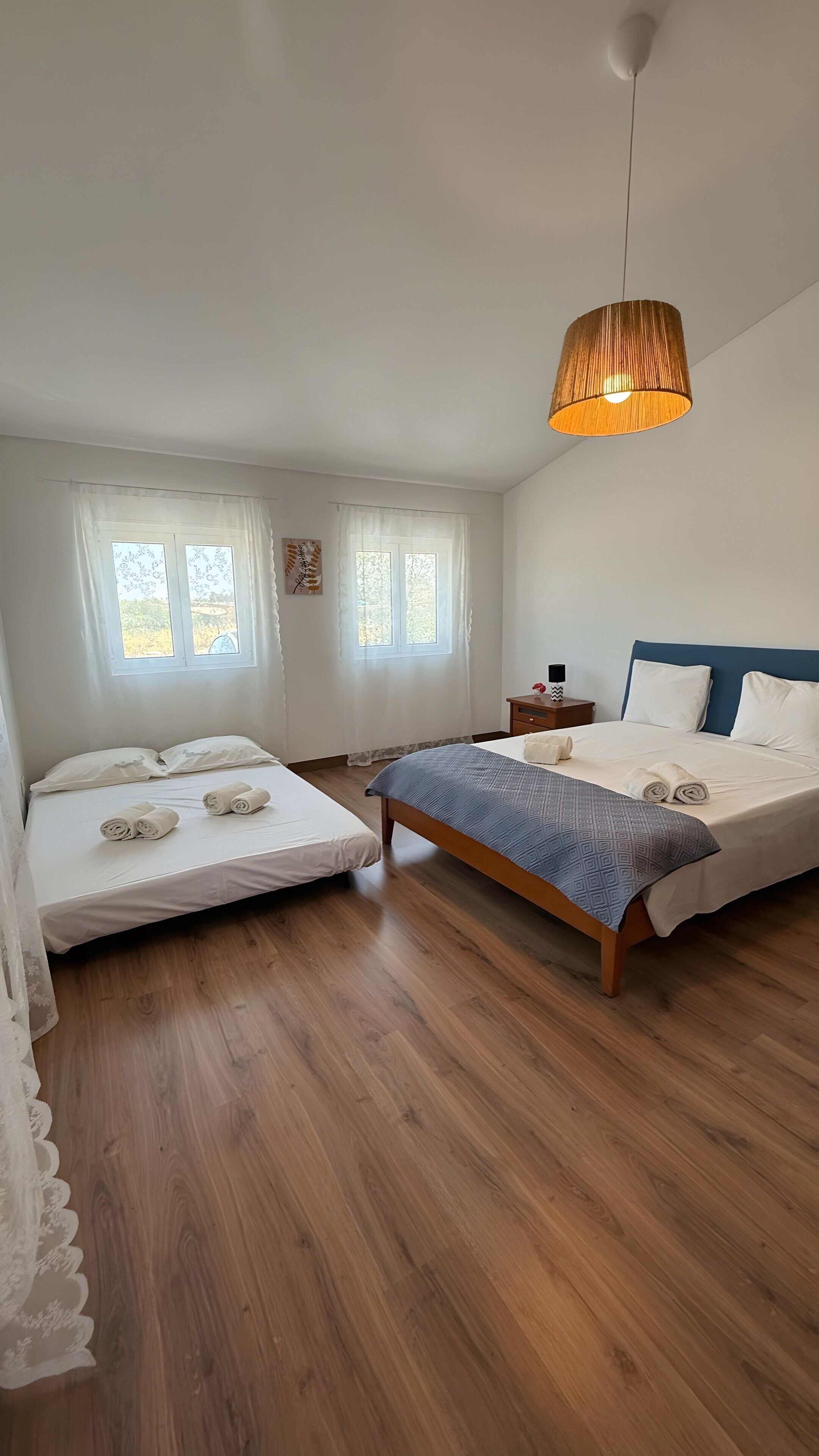 3 habitaciones, tabla de planchar con plancha y wifi gratis 