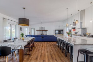 Dining - Holiday Home 'Casa Maria D'Almeida' with Private Pool, Wi-Fi and Air Conditioning (Reguengos de Monsaraz)