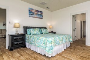 3 bedrooms, desk, iron/ironing board, free WiFi - New Listing "Somewhere at Sunset", 3 Bedrooms, 2 Baths, Waterfront, Sleeps 10 (Dauphin Island)