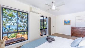 4 bedrooms, iron/ironing board, travel crib, free WiFi