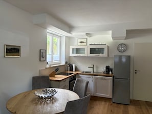 Kühlschrank, Ofen, Herdplatte, Geschirrspüler