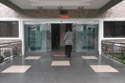 LEISURE SPRING HOTEL