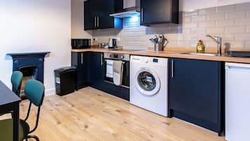 Electric kettle, toaster