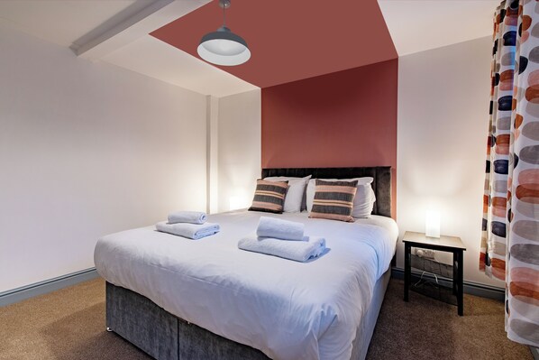 Apartment, 2 Bedrooms | Iron/ironing board, free WiFi