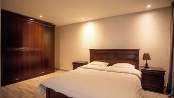 Laptop workspace, free WiFi