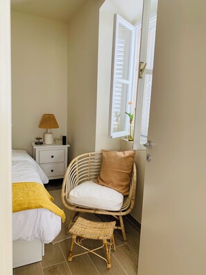 3 slaapkamers, reisbedje, wifi, beddengoed