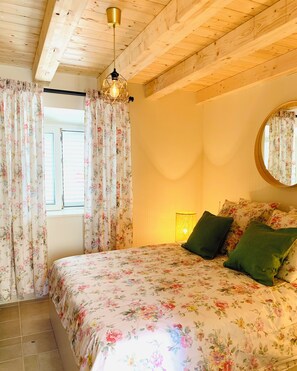 3 quartos, berço de viagem, Wi-Fi, roupa de cama