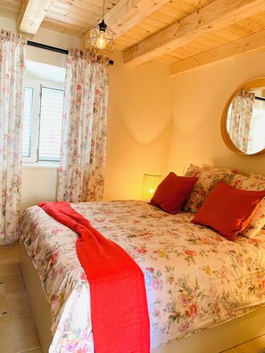 3 chambres, lit parapluie, Wi-Fi, draps fournis