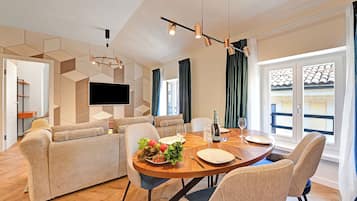 Family Apartment, 2 Bedrooms (Novos Diamond) | Dining