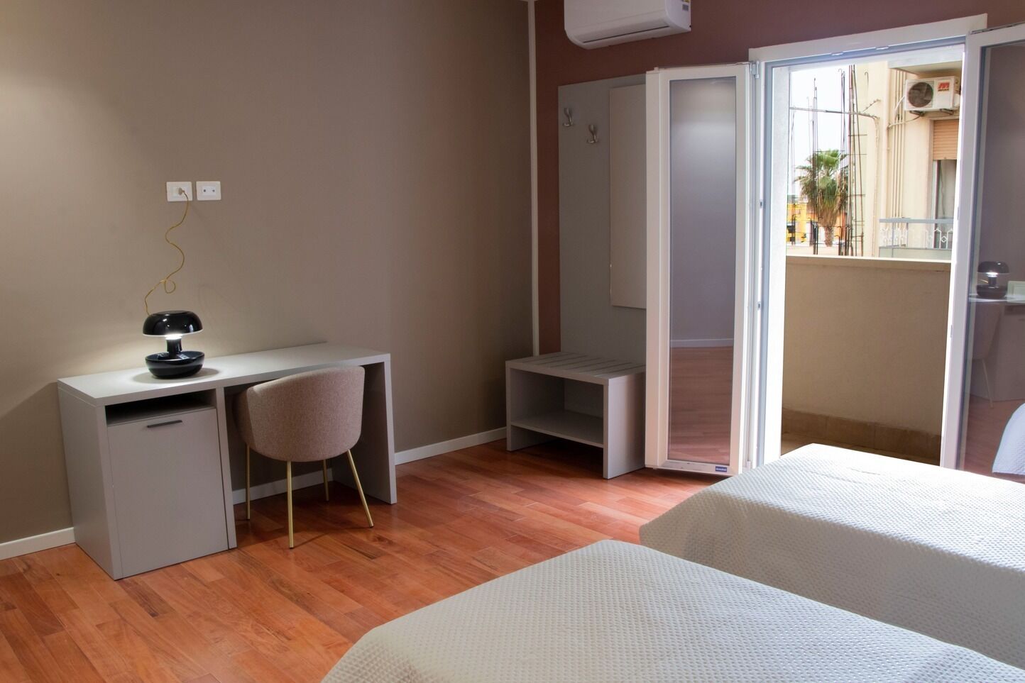 2 chambres, fer et planche à repasser, Wi-Fi, draps fournis