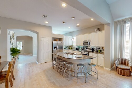 4-bedroom 2.5 bathroom house in welcoming Little Elm. Close to Lake Lewisville 