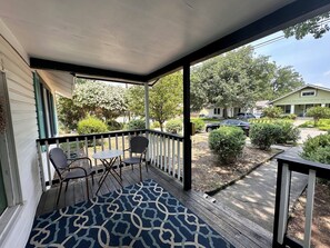 Terrace/patio - Quiet Downtown Home off Broadway. Walking Distance from 3 major museums. (San Antonio)