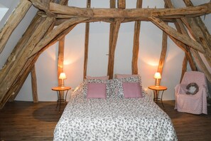3 bedrooms, iron/ironing board, Internet, bed sheets