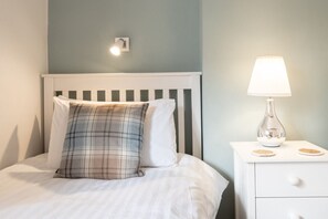 2 عدّة غرف نوم ومكتب ومكواة/لوح كي وواي فاي مجانًا