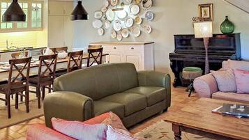 Villa (5 Bedrooms) | Interior