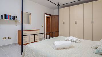 2 Schlafzimmer, Bügeleisen/Bügelbrett, kostenloses WLAN, Bettwäsche