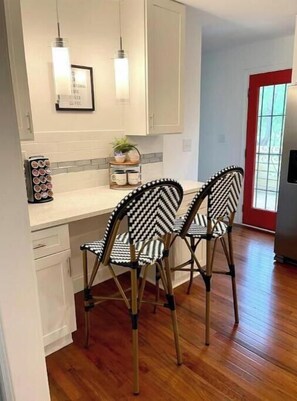 Dining - Recently Renovated Near Callaway Gardens (Pine Mountain)