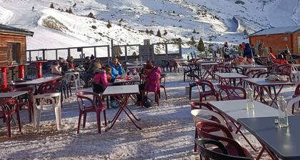 Appartement 'Studio Gaelle' avec vue sur les montagnes, piscine partagée et jardin partagé