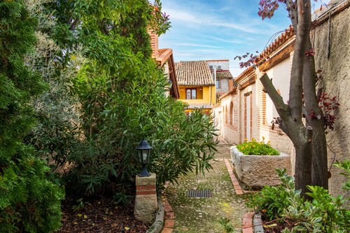 Country House 'Casa Rural Villa Calera' with Private Terrace, Wi-Fi and Air Conditioning