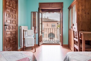 5 bedrooms, iron/ironing board, free WiFi, bed sheets - Country House 'Casa Rural Villa Calera' with Private Terrace, Wi-Fi and Air Conditioning (Rueda)