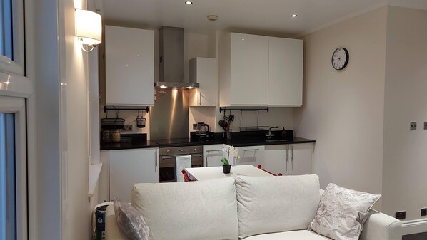 Interior - Cosy flat in charming Victorian house in affluent London area. Great location (London)