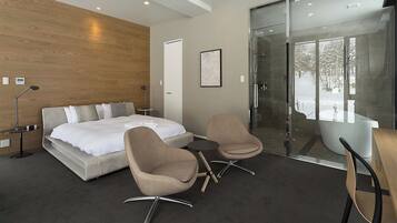 4 bedrooms, desk, iron/ironing board, free WiFi