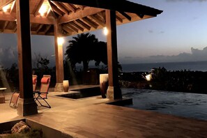 Outdoor pool - Breezin Villa in Deans (Deanes)