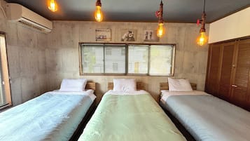 3 bedrooms, desk, free WiFi, bed sheets