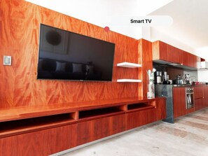 TV - Exclusive 5th Ave Apt with Private Pool (Playa del Carmen)