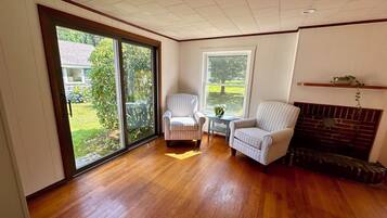 Smart TV, books, offices