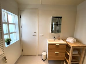 Maison Supérieure, 3 chambres | Salle de bain