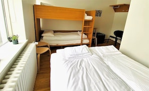 Chambre, salle de bains privée