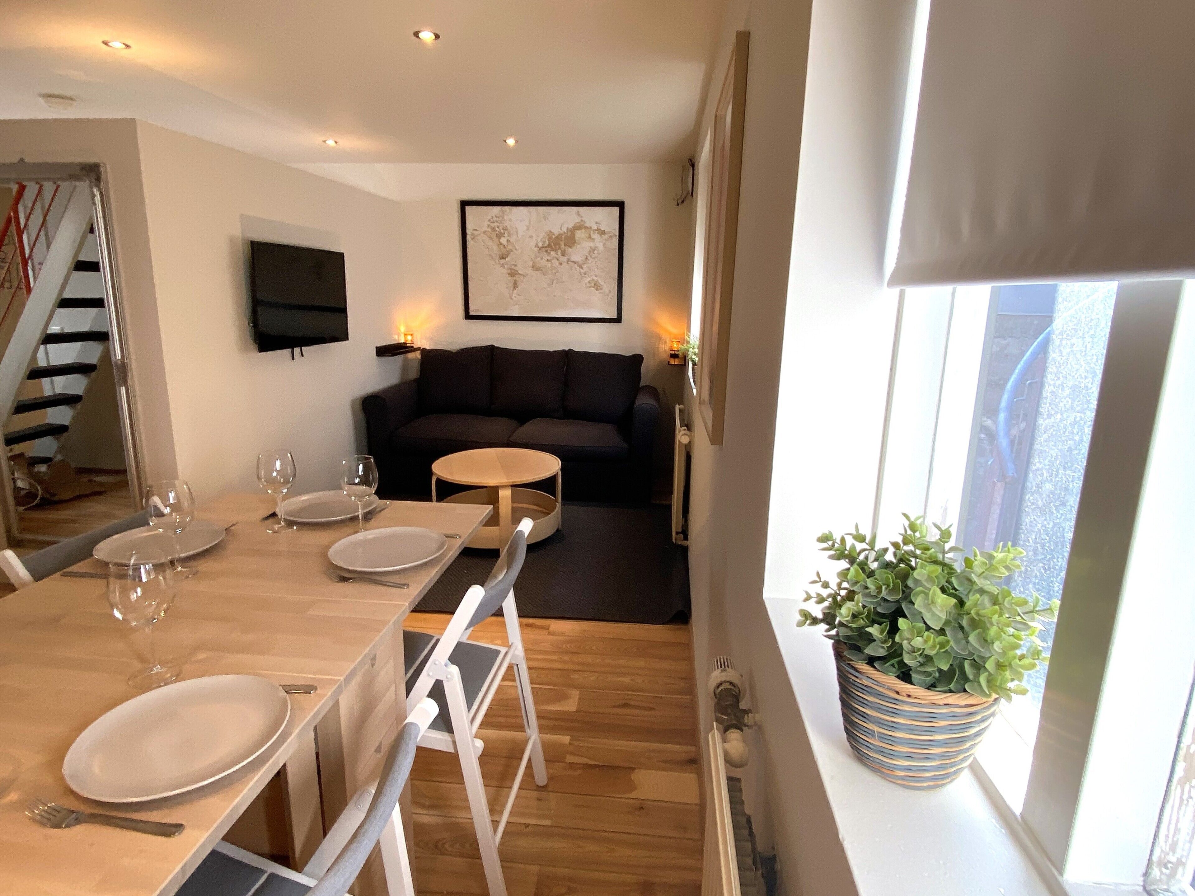 슈피리어 하우스, 침실 3개 | 거실 공간 | 스마트 TV