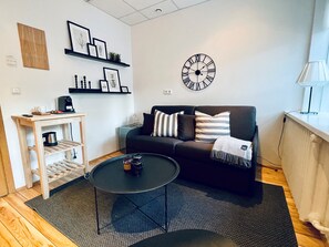 Comfort Quadruple Room, Private Bathroom | Free cribs/infant beds, free WiFi, bed sheets - Day Dream Vesturgata 17 (Reykjavik)