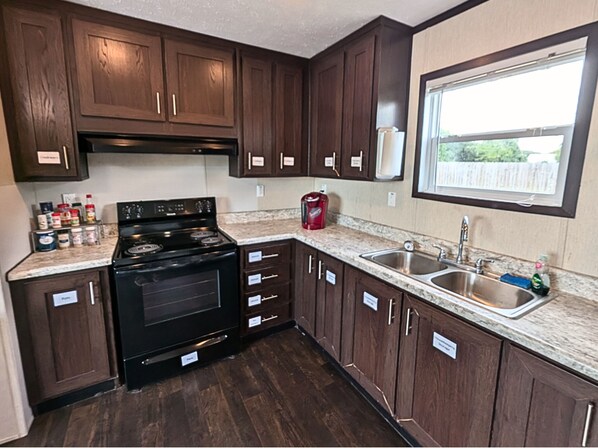 Coffee/tea maker - Simple Stay (Port Lavaca)