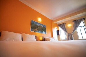 Studiosuite – superior, 2 queensize-senger, balkong, byutsikt | Skrivebord for bærbar PC og wi-fi (inkludert)