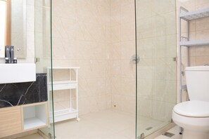 Deluxe Apartment | Bathroom - Scenic 1Br With City View At The Mansion Kemayoran Apartment (Jakarta)