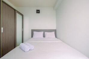 Deluxe Apartment | 2 bedrooms - Combined 2Br With Study Room Titanium Square Apartment (Jakarta)